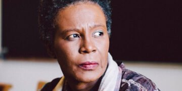 ‘Não Me Deixe Só’ prenuncia reflexões de Claudia Rankine – 14/03/2025 – Ilustrada