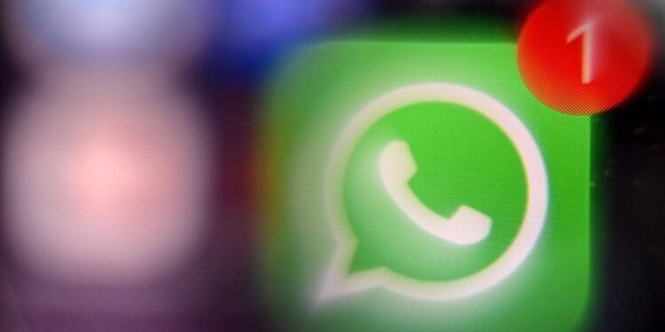 WhatsApp caiu? Usuários relatam instabilidade no app – 28/02/2025 – Mercado