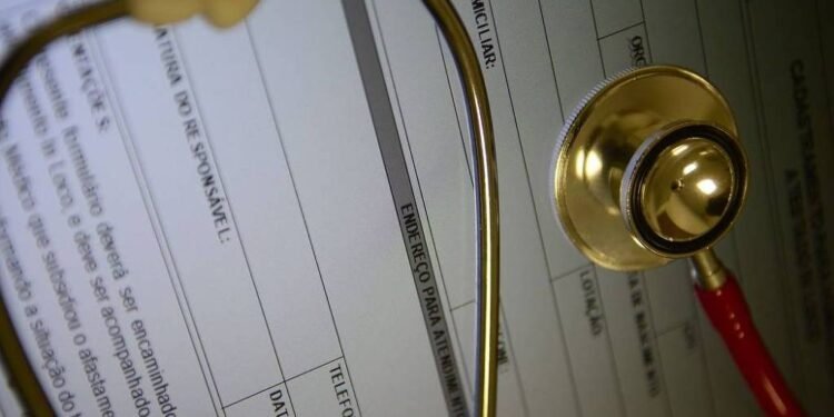 Planos de saúde retêm R$ 5,8 bi de hospitais privados – 28/03/2025 – Equilíbrio e Saúde