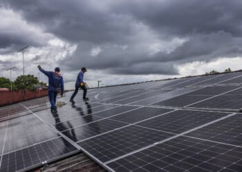 Distribuidora libera injeção de energia solar só à noite – 21/03/2025 – Mercado