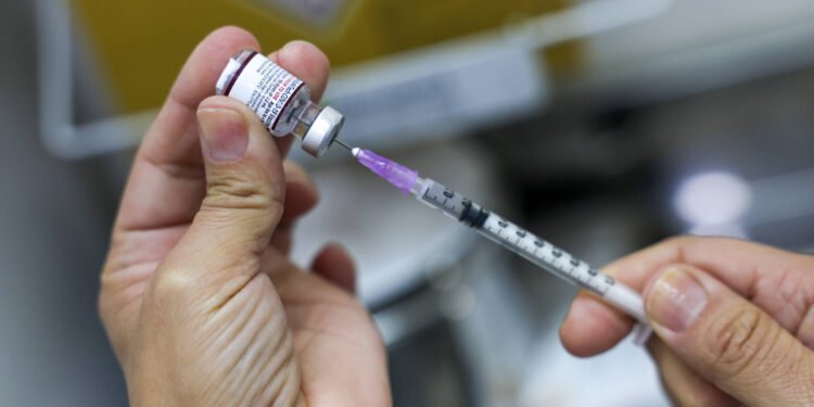 Atletas vacinados não morrem de repente – 18/03/2025 – Bruno Gualano