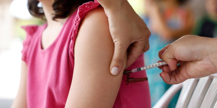 Pais que não vacinaram filhos contra Covid podem ter multa – 21/03/2025 – Equilíbrio e Saúde