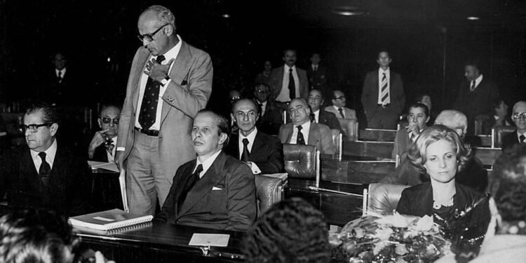 Primeira senadora da República ganhou flores e bronca – 10/03/2025 – Poder