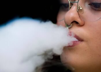 Adolescentes com ansiedade são mais propensos a usar vapes – 19/03/2025 – Saúde Mental