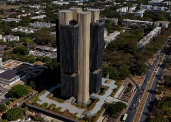 Economistas veem fim do ciclo de alta de juros mais perto – 13/03/2025 – Mercado