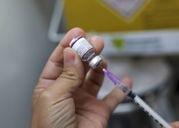 Vacina da Covid reduz risco cardiovascular no câncer – 14/03/2025 – Equilíbrio e Saúde