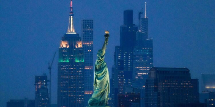 NY teve 2º maior número de visitantes em 2024 e prevê quebrar recorde em 2025 – 16/01/2025 – Turismo