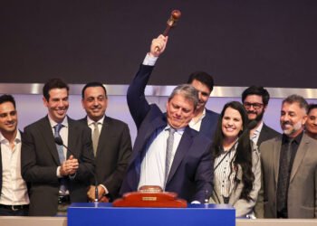 Liminar suspende PPP para gestão de escolas em SP – 26/02/2025 – Educação