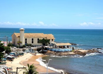 Festa de Iemanjá congrega o sagrado e o profano – 29/01/2025 – Turismo