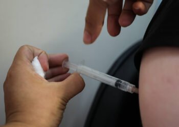 Brasil tem alta de síndrome respiratória em crianças – 13/03/2025 – Equilíbrio e Saúde