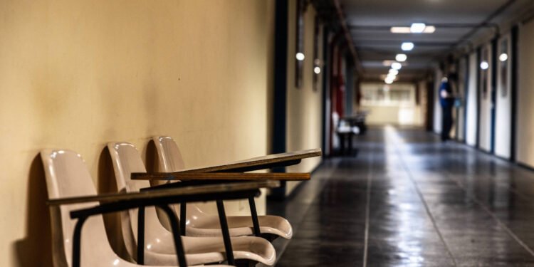 Prouni, Fies e bolsas de faculdades particulares encolhem – 12/03/2025 – Educação