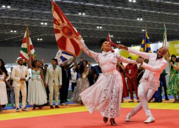 Porta-bandeira recebe ameaças após falar ‘sem anistia’ – 26/03/2025 – Mônica Bergamo