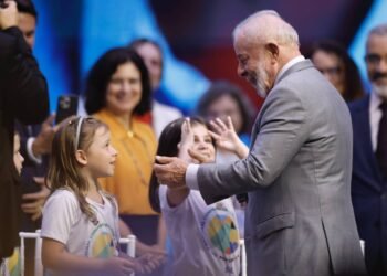 Lula critica prefeitos, mas filhos foram a colégio privado – 11/02/2025 – Educação