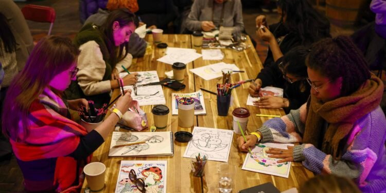 Londrinos têm clube offline para fazer detox digital – 21/02/2025 – Tec