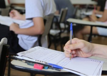 Fuvest vai mudar visual da prova para facilitar leitura – 24/02/2025 – Educação