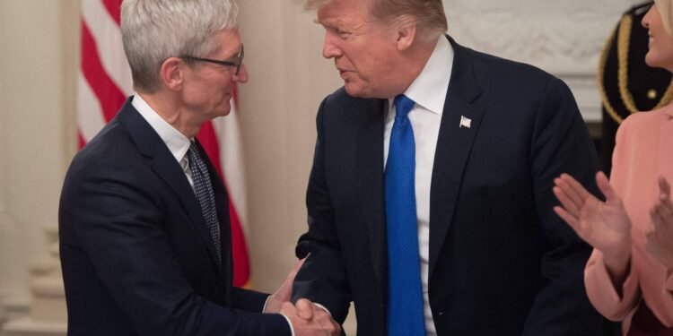 Apple anuncia que vai investir US$ 500 bi nos EUA – 24/02/2025 – Tec