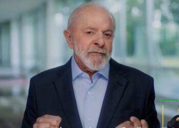 Lula faz pronunciamento e leva bandeiras de governo à TV – 24/02/2025 – Poder