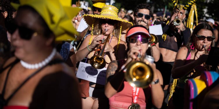 Governos alucinam sobre número de turistas no Carnaval – 13/03/2025 – Cotidiano