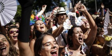 Brasil sobe 8 posições em ranking de felicidade da ONU – 19/03/2025 – Mundo