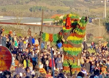 Conheça o tradicional Carnaval de Podence, em Portugal – 08/03/2025 – Turismo