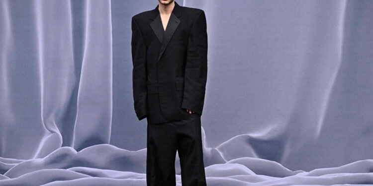 Por que a geração Z trocou calça skinny por modelos largos – 17/03/2025 – Ilustrada