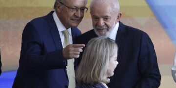 Lula e Alckmin participam de posse de Gleisi como ministra – 10/03/2025 – Brasília Hoje