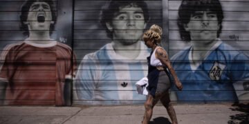 Argentina começa a julgar médicos por morte de Maradona – 10/03/2025 – Esporte