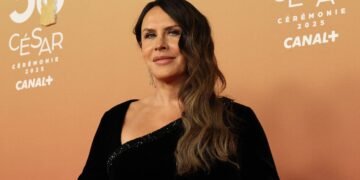 Karla Sofía Gascón recebe prêmio em Madri por Emilia Pérez – 11/03/2025 – Ilustrada