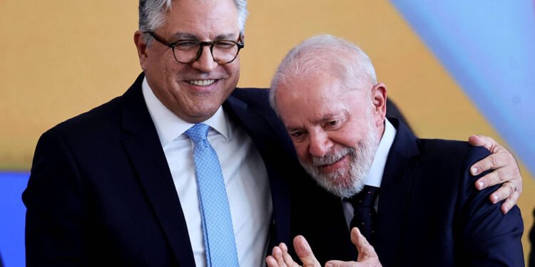 Padilha reúne-se com 10 entidades médicas em primeiros dias na Saúde – 11/03/2025 – Painel