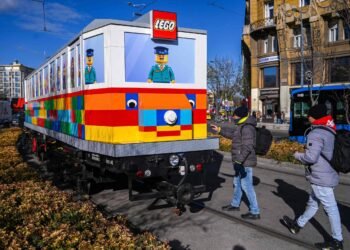 Lego se firma como maior fabricante de brinquedos do mundo – 12/03/2025 – Mercado