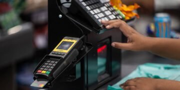 Saiba como evitar cair em golpes no Dia do Consumidor – 14/03/2025 – Mercado