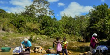 Falta d’água é pior para mulheres no Vale do Jequitinhonha – 16/03/2025 – Ambiente