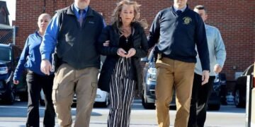 Homem põe fogo em casa da madrasta depois de 20 anos preso – 14/03/2025 – Mundo