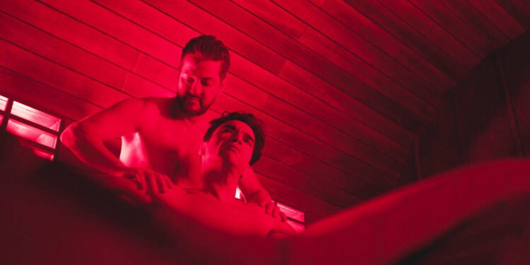 Beleza Fatal causa furor em sauna gay e interrompe pegacão – 21/03/2025 – Ilustrada