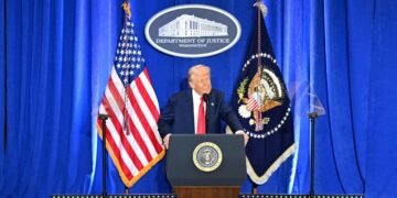 Trump vai a órgão que o investigou e promete punições – 14/03/2025 – Mundo