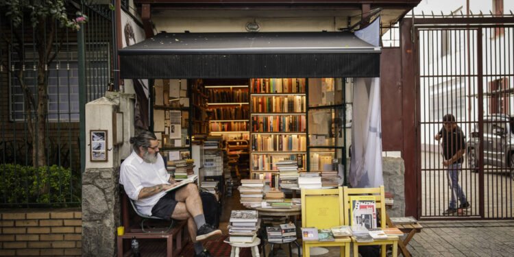 Conheça pessoas que mudaram de vida e abriram sebos – 14/03/2025 – Ilustrada