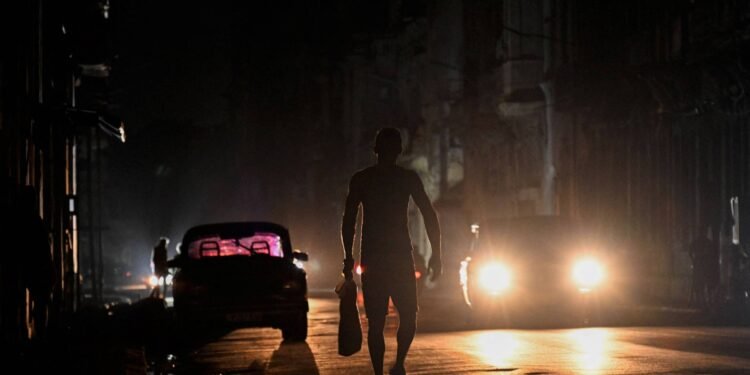 Maioria dos cubanos está sem energia elétrica em apagão – 15/03/2025 – Mundo