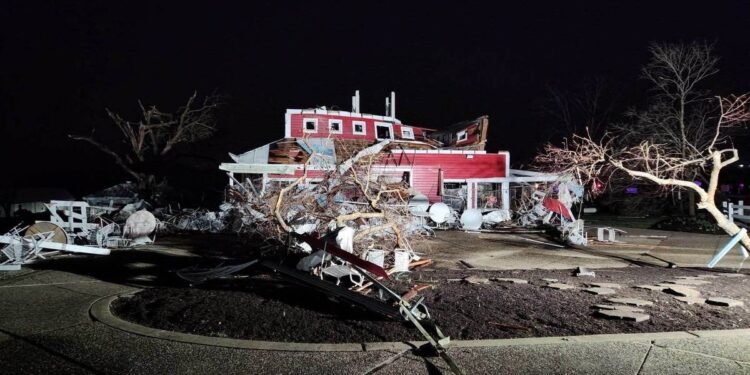 Tornados e tempestades deixam 18 mortos nos Estados Unidos – 15/03/2025 – Mundo