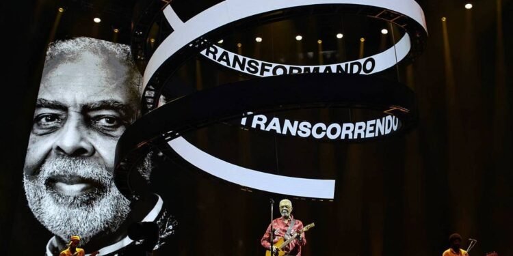 Gilberto Gil encarna a obra em estreia de última turnê – 16/03/2025 – Ilustrada