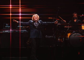 Simply Red mostra que segue flamejante em show de hits – 16/03/2025 – Ilustrada