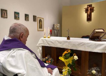 Vaticano divulga primeira imagem Francisco no hospital – 16/03/2025 – Mundo