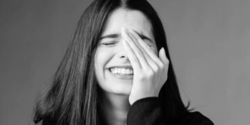 Atriz estoura nas redes com dublagens ‘Sessão da Tarde’ – 17/03/2025 – Ilustrada