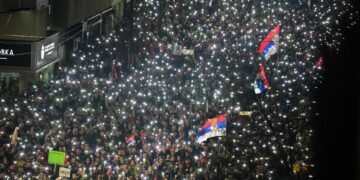 Sérvia: Multidão protesta contra corrupção – 16/03/2025 – Mundo