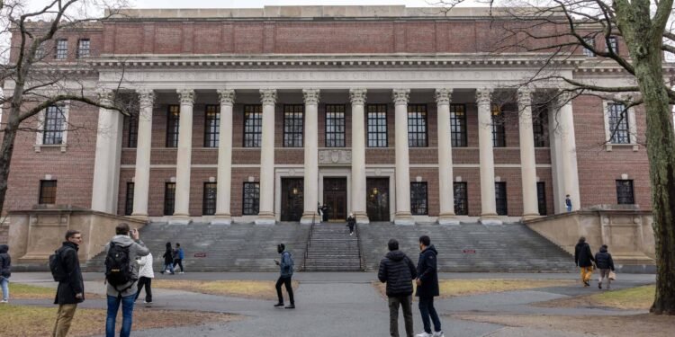 Harvard aumenta a oferta de gratuidade para alunos – 18/03/2025 – Educação