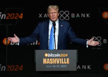 Trump quer destituir juiz que barrou expulsão de migrantes – 18/03/2025 – Mundo