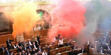 Parlamento da Hungria aprova lei para proibir marcha gay – 18/03/2025 – Mundo