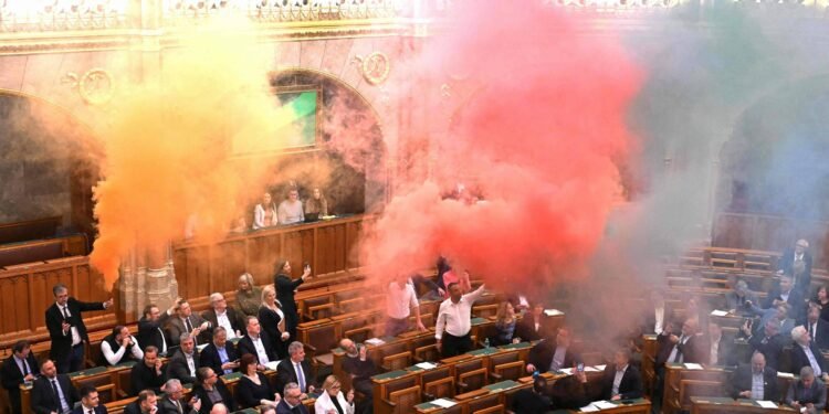 Parlamento da Hungria aprova lei para proibir marcha gay – 18/03/2025 – Mundo