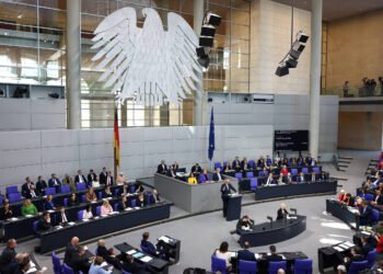 Merz alcança vitória histórica antes de se tornar primeiro-ministro na Alemanha – 18/03/2025 – Mundo