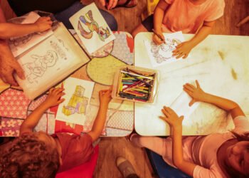 Espaço kids ajudam mulheres a se exercitarem – 24/03/2025 – Equilíbrio