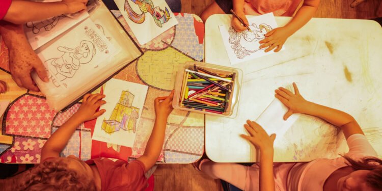 Espaço kids ajudam mulheres a se exercitarem – 24/03/2025 – Equilíbrio